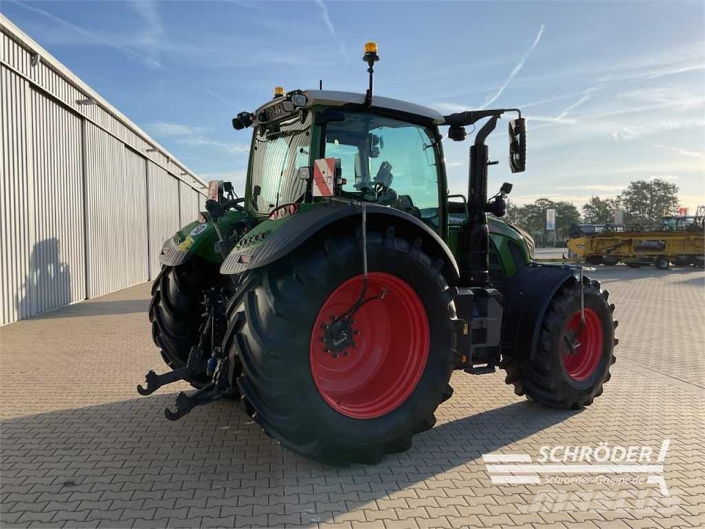 Fendt 724 VARIO S4 PROFI PLUS Трактори