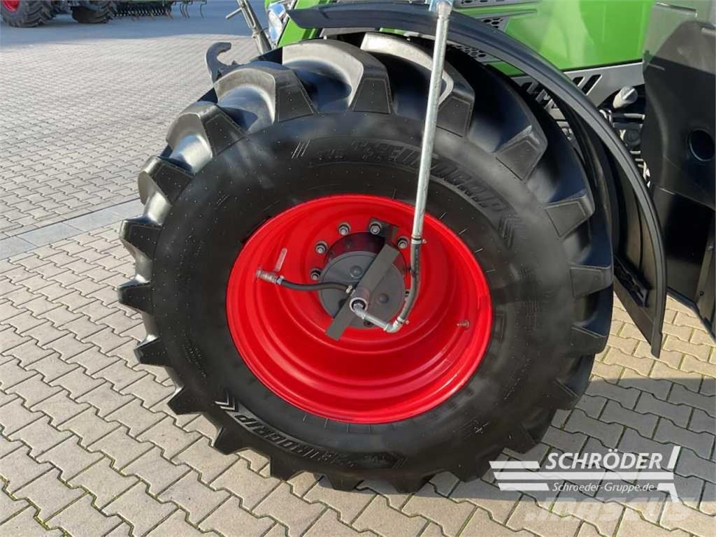 Fendt 724 VARIO S4 PROFI PLUS Трактори