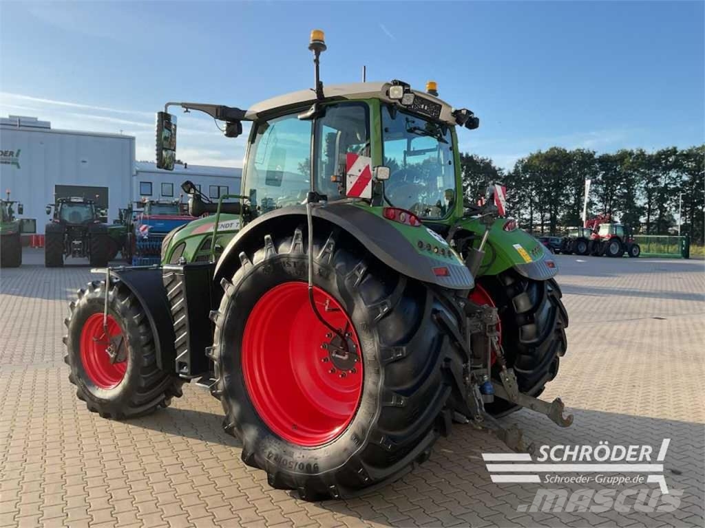 Fendt 724 VARIO S4 PROFI PLUS Трактори