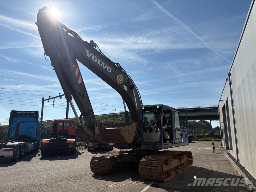 Volvo EC210 + 4870 Hours + bucket + fully operational 特殊挖土機/掘鑿機/挖掘機