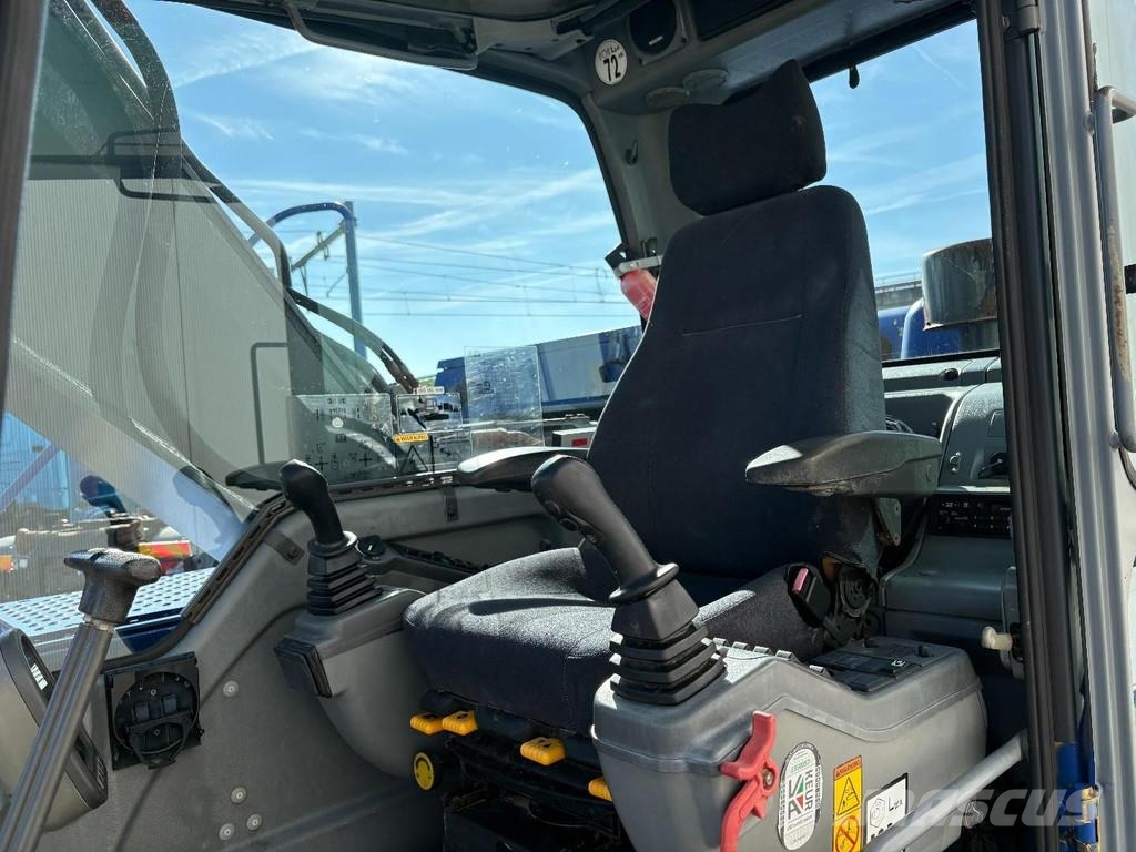 Volvo EC210 + 4870 Hours + bucket + fully operational 特殊挖土機/掘鑿機/挖掘機