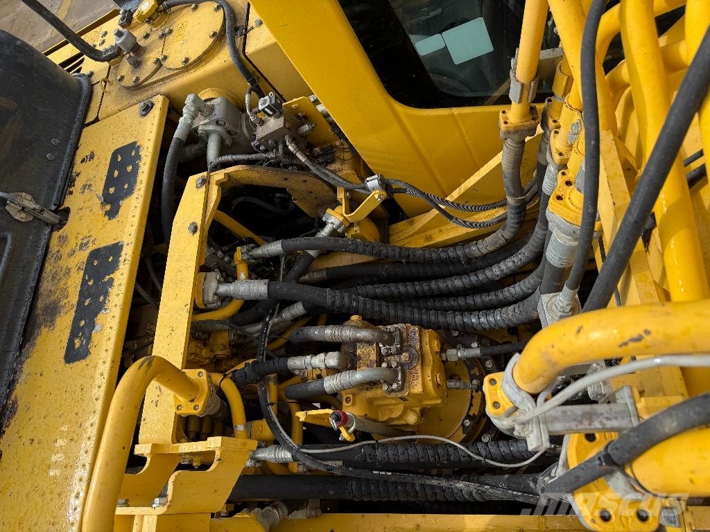 Komatsu PC 360 LC-10 حفارات زحافة