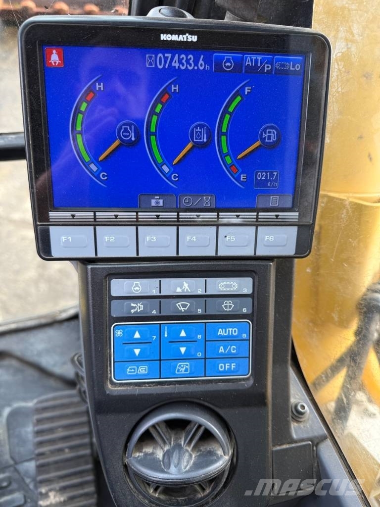 Komatsu PC 360 LC-10 حفارات زحافة