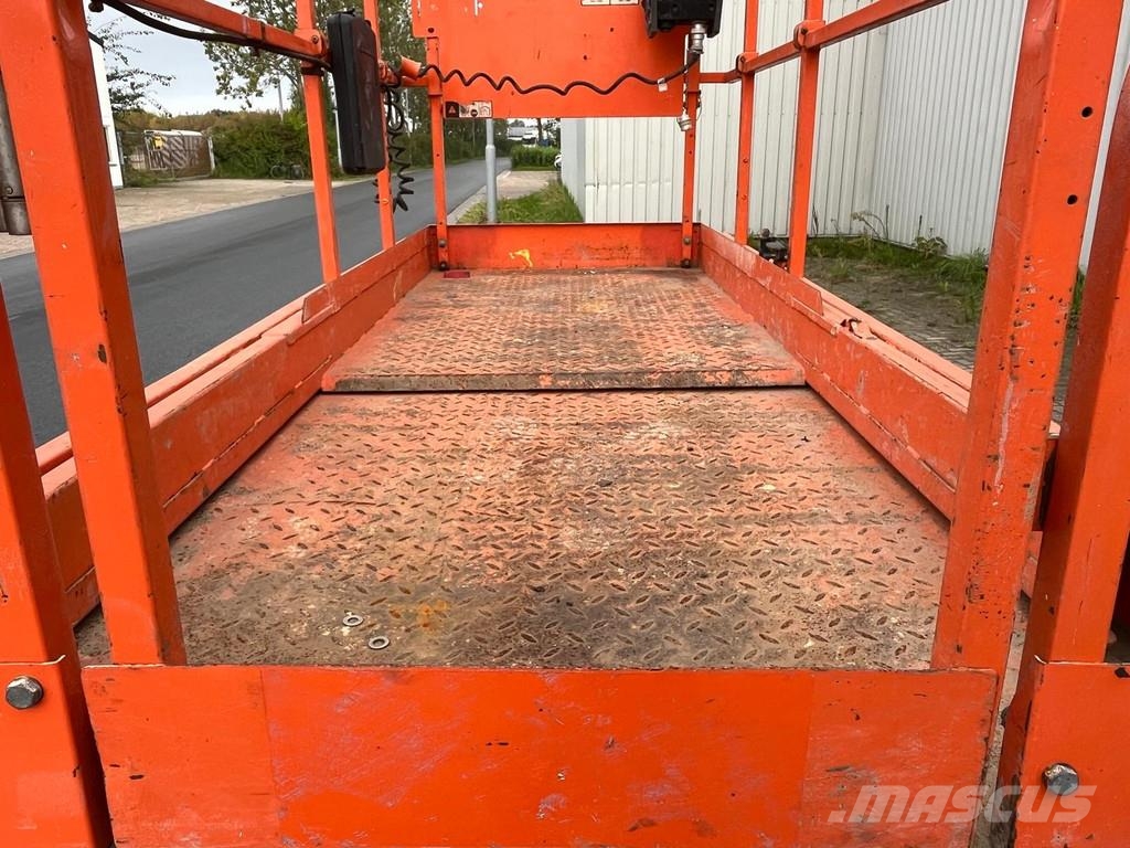 JLG 2646ES Saksilavat