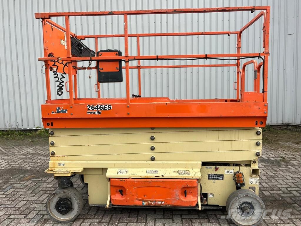 JLG 2646ES Saksilavat