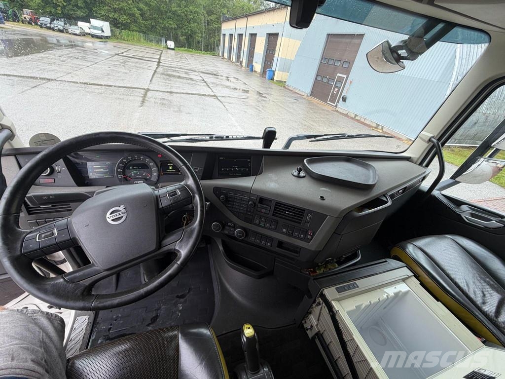 Volvo FH550 8X2 EURO6 + FASSI F660 + JIB Smagās mašīnas ar celtni