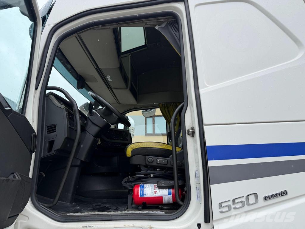 Volvo FH550 8X2 EURO6 + FASSI F660 + JIB Smagās mašīnas ar celtni