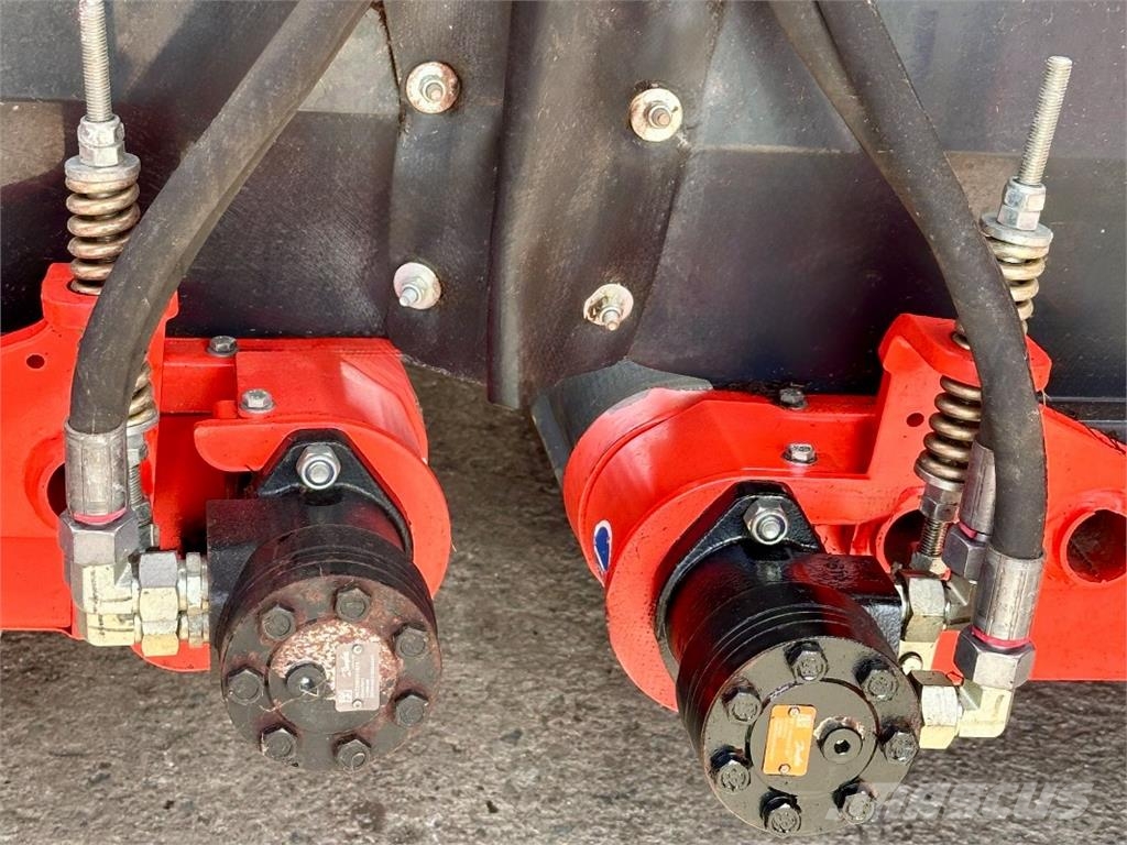 Kuhn Merge Maxx 950 - Bandschwader Уборочные комбайны