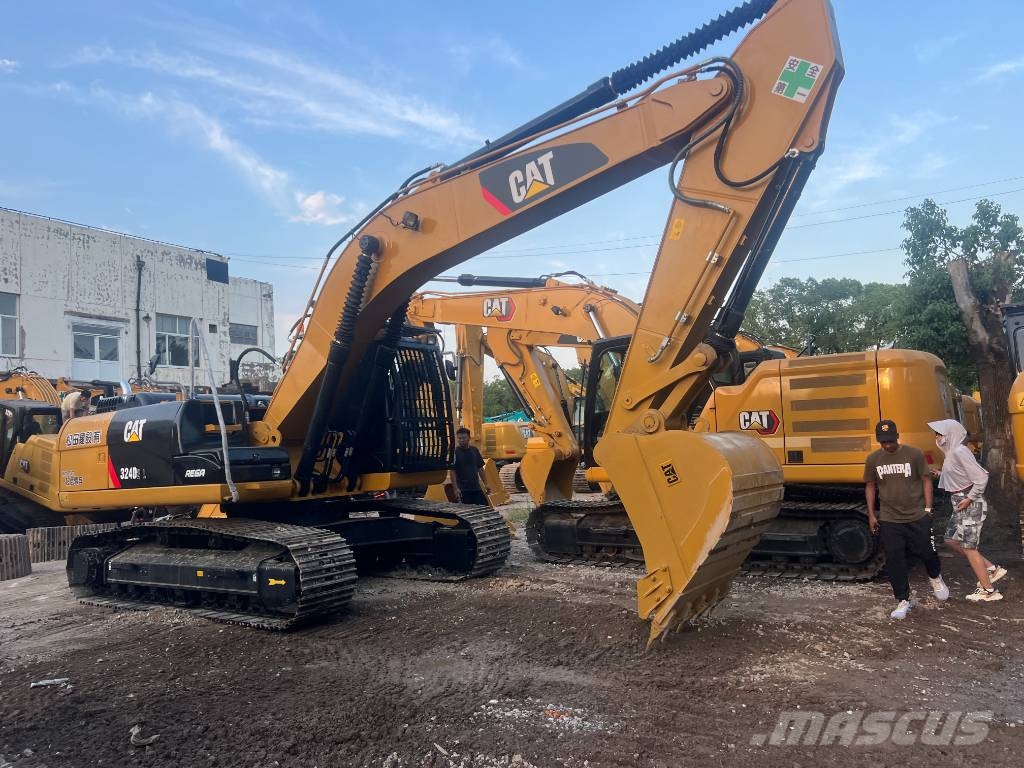 CAT 324D2L 3000 units excavators in stock Kāpurķēžu ekskavatori