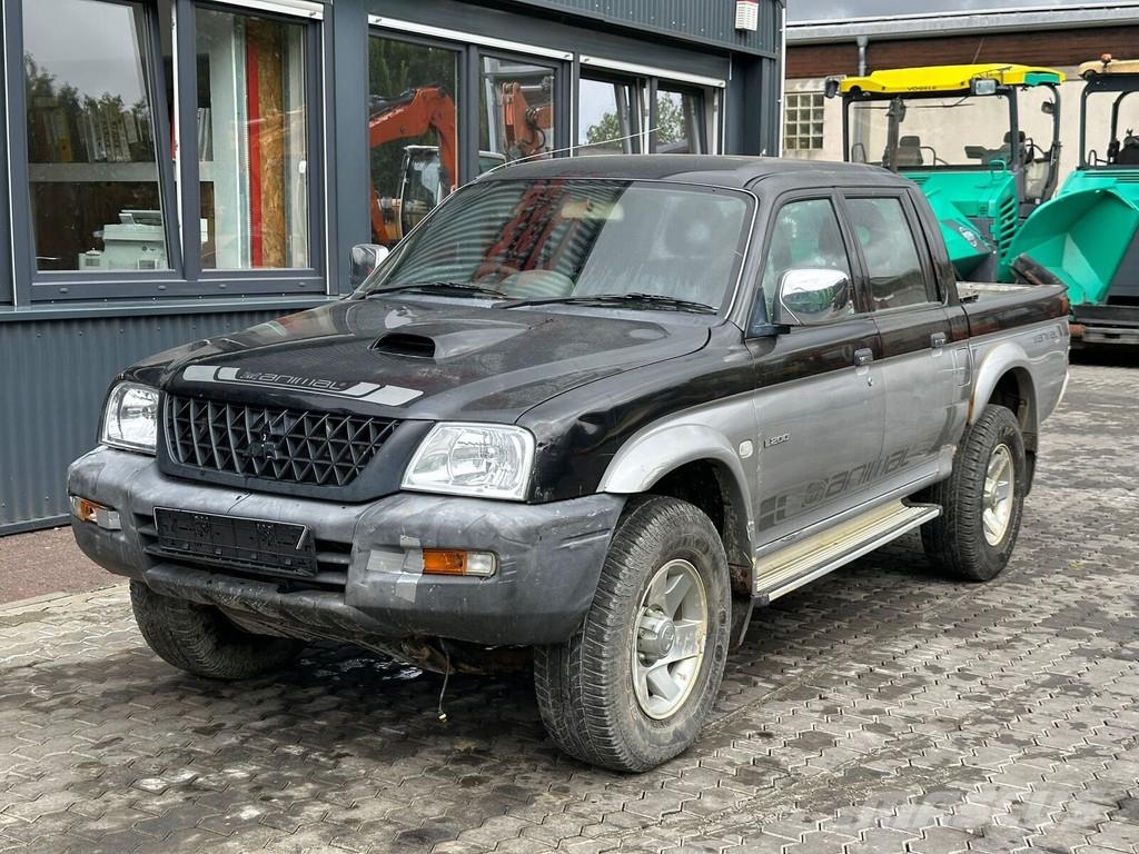 Mitsubishi L200 / Allrad / AC Carros
