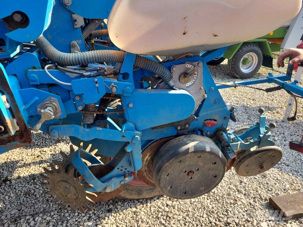 Monosem NX M TR 2 - 8 rows ماكينات البذر الدقيق