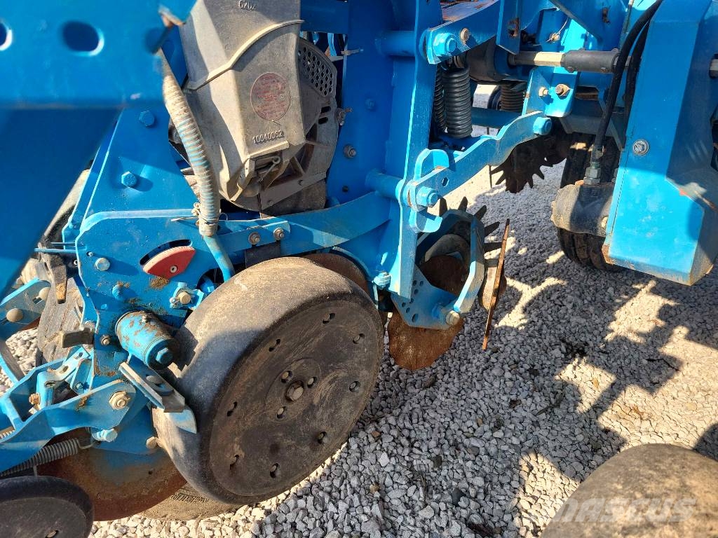 Monosem NX M TR 2 - 8 rows ماكينات البذر الدقيق