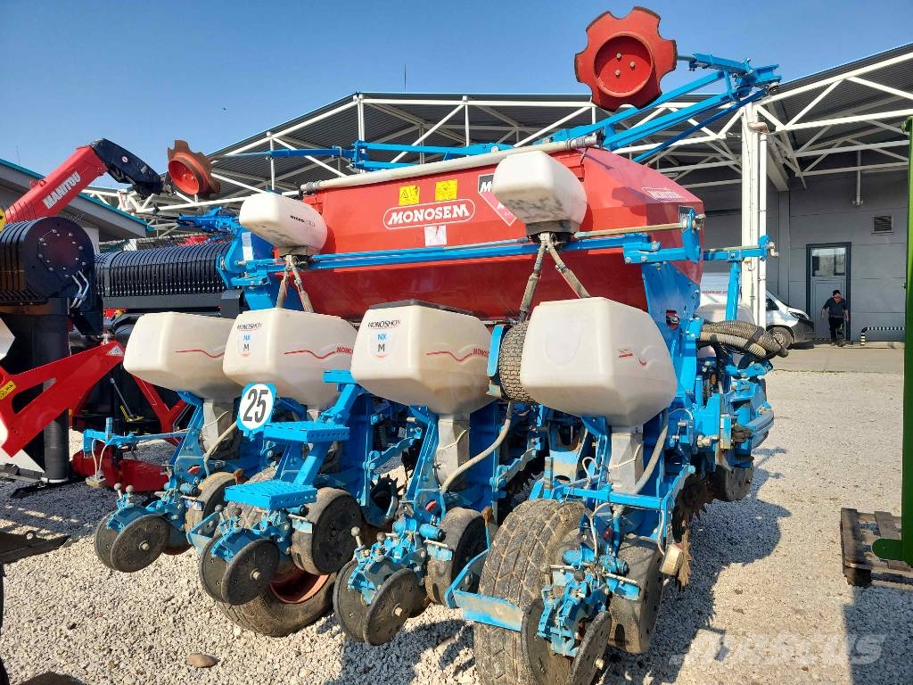 Monosem NX M TR 2 - 8 rows ماكينات البذر الدقيق
