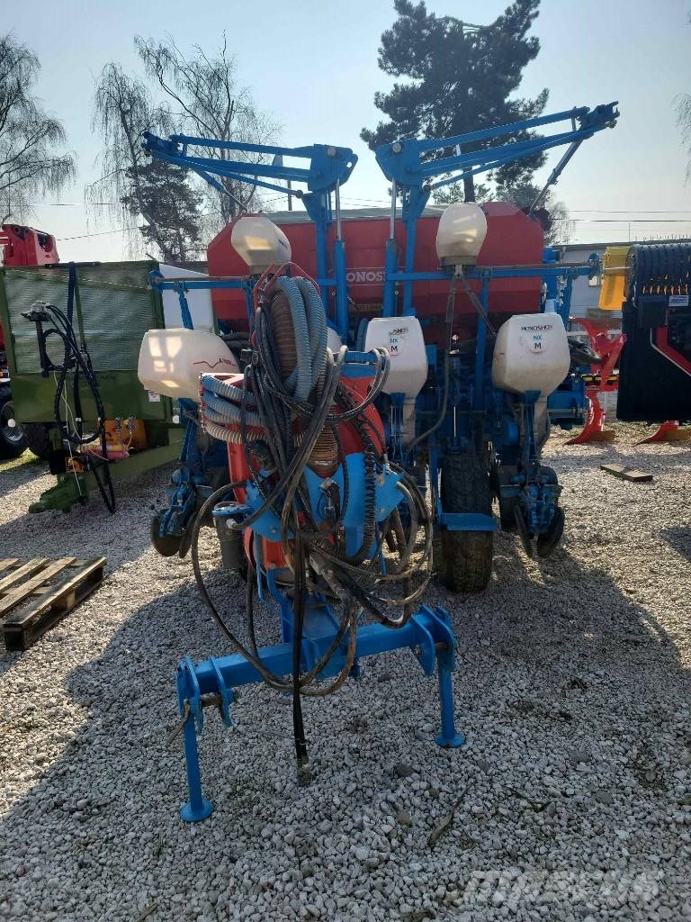Monosem NX M TR 2 - 8 rows ماكينات البذر الدقيق
