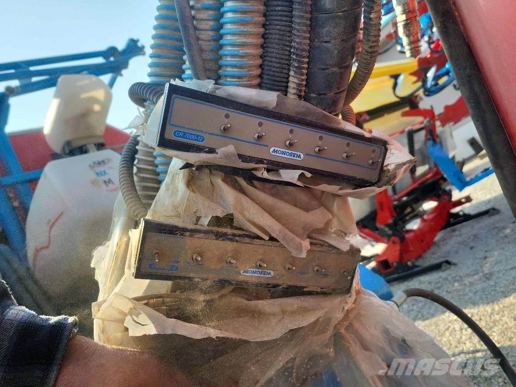 Monosem NX M TR 2 - 8 rows ماكينات البذر الدقيق