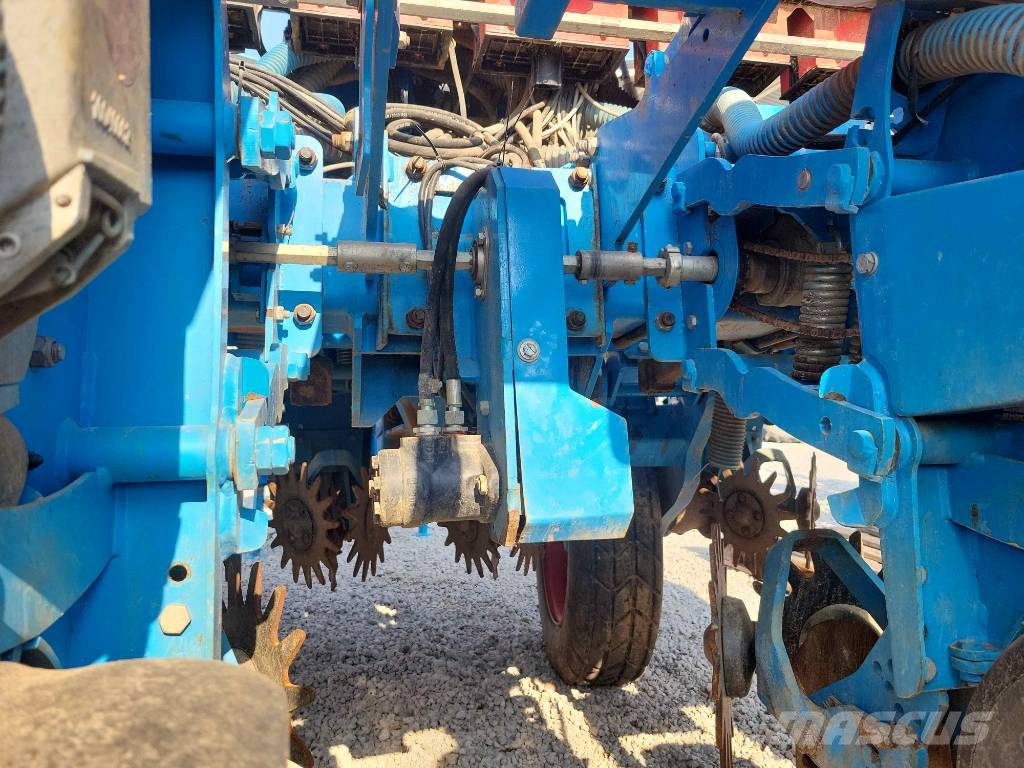 Monosem NX M TR 2 - 8 rows ماكينات البذر الدقيق