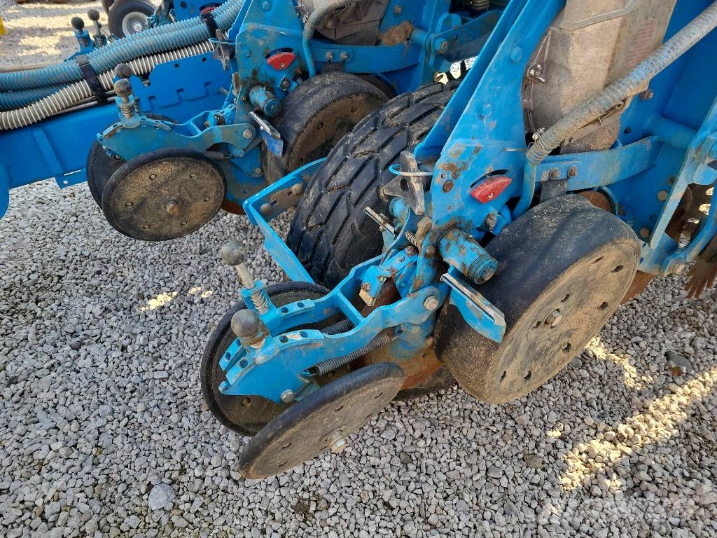 Monosem NX M TR 2 - 8 rows ماكينات البذر الدقيق