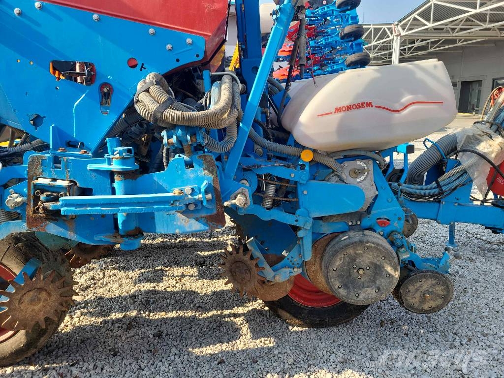 Monosem NX M TR 2 - 8 rows ماكينات البذر الدقيق