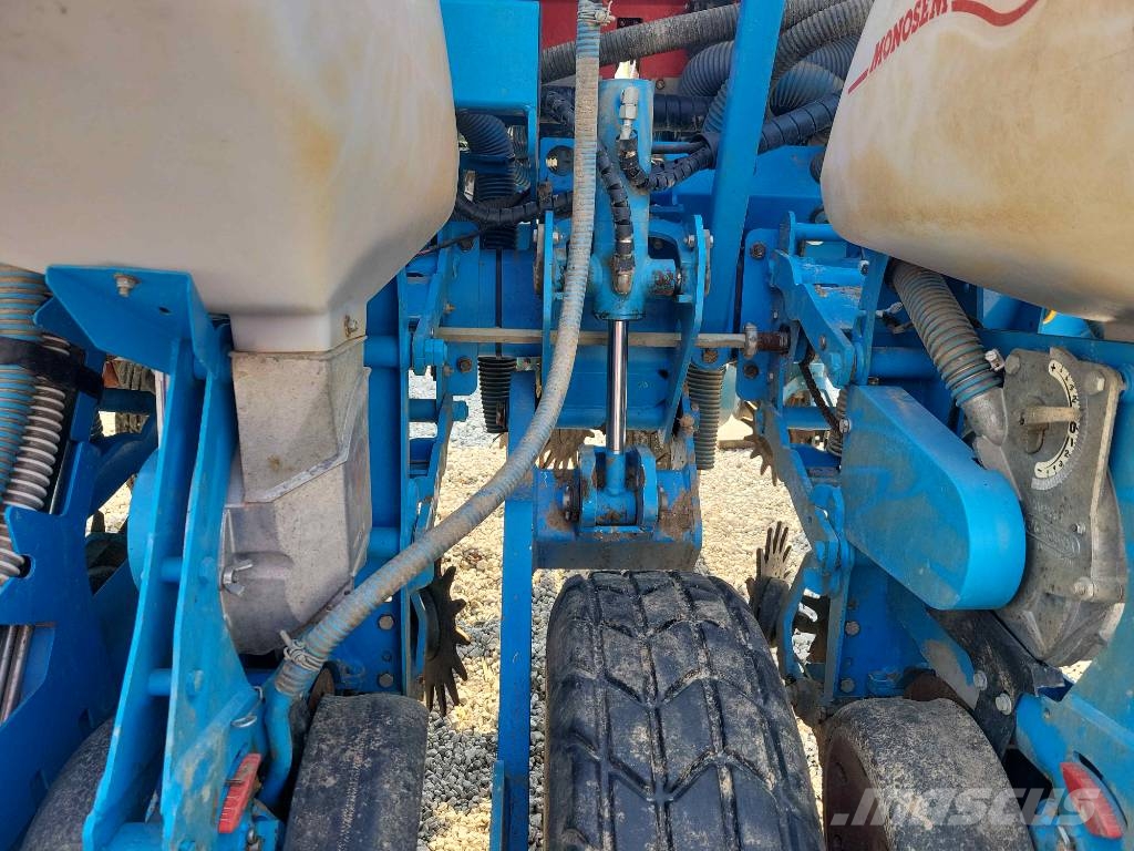 Monosem NX M TR 2 - 8 rows ماكينات البذر الدقيق