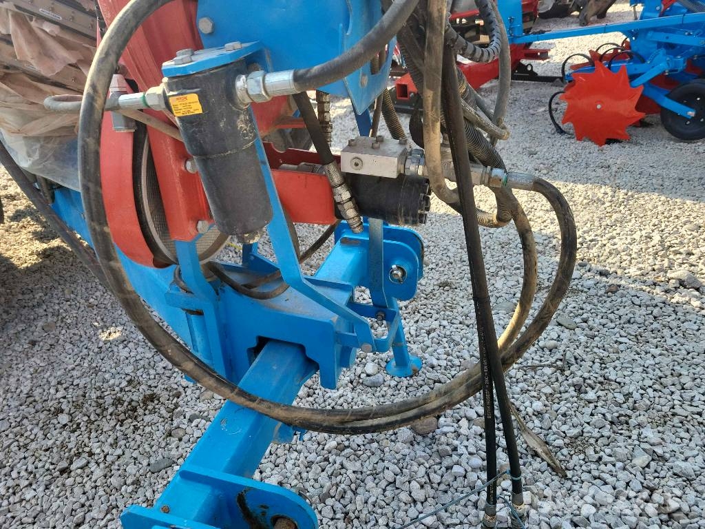 Monosem NX M TR 2 - 8 rows ماكينات البذر الدقيق