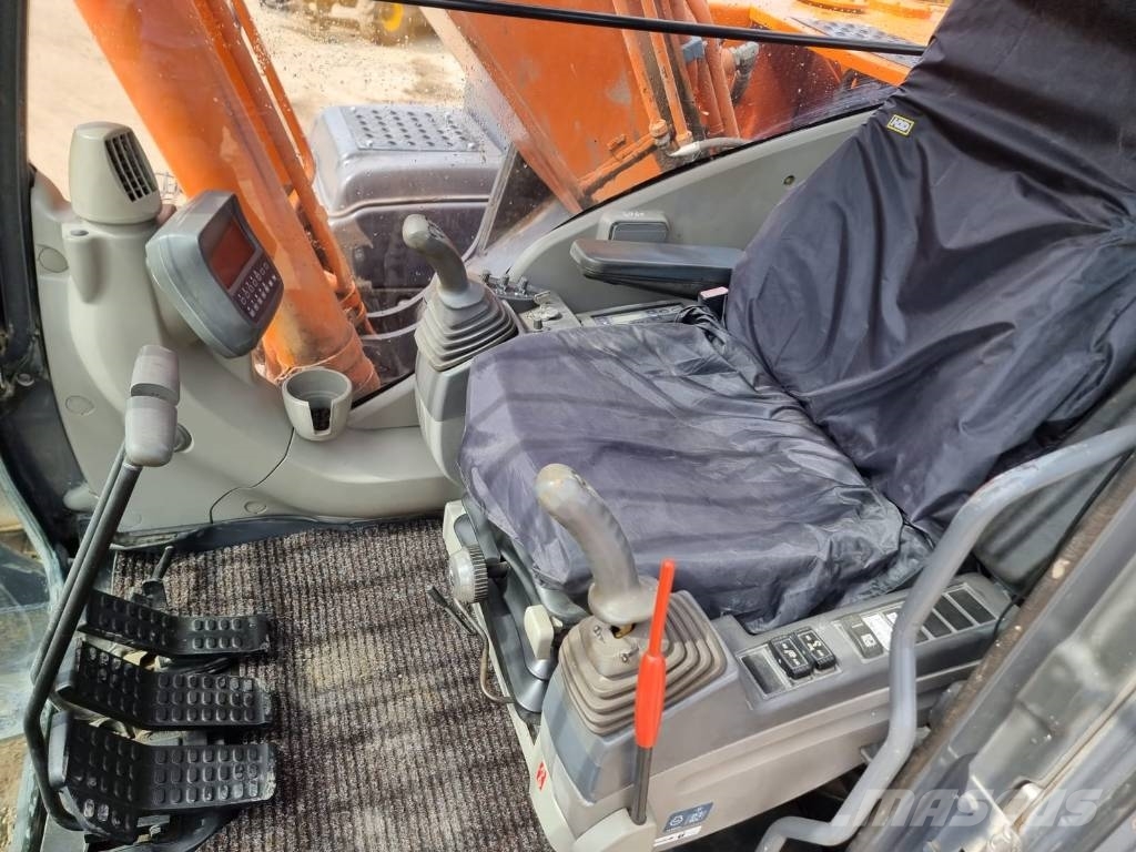 Hitachi ZX 250 LC-3 Kāpurķēžu ekskavatori