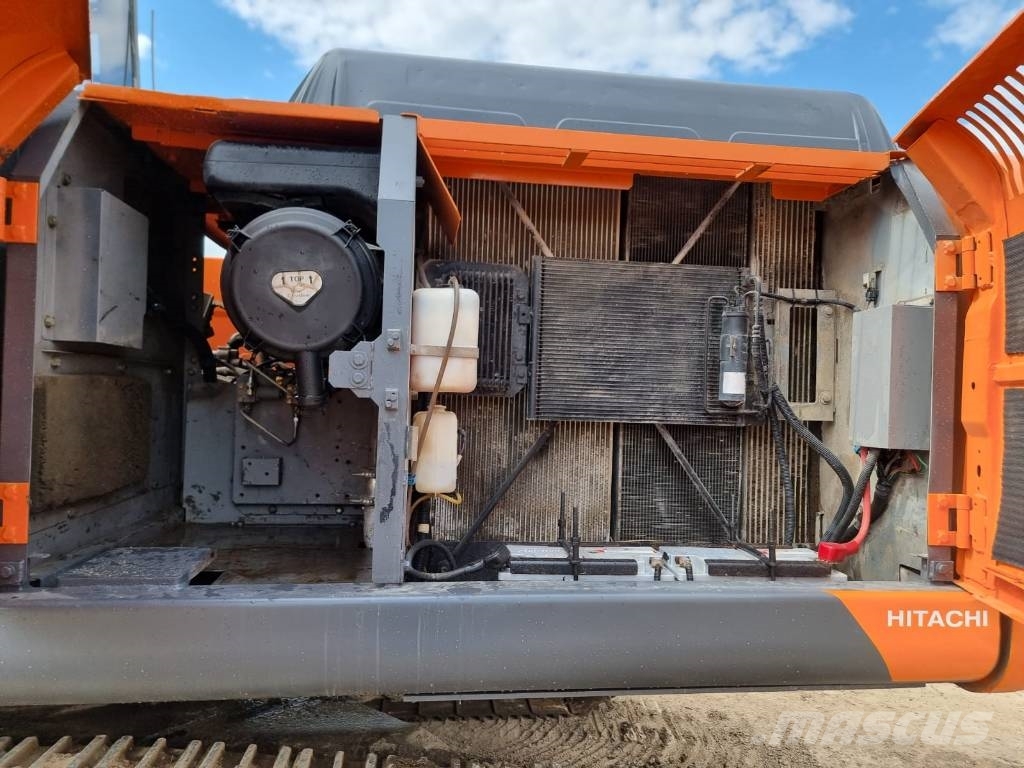 Hitachi ZX 250 LC-3 Kāpurķēžu ekskavatori