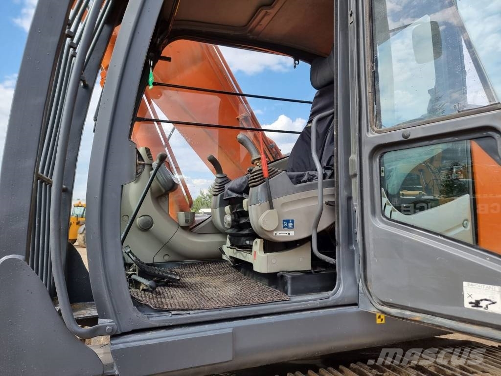 Hitachi ZX 250 LC-3 Kāpurķēžu ekskavatori