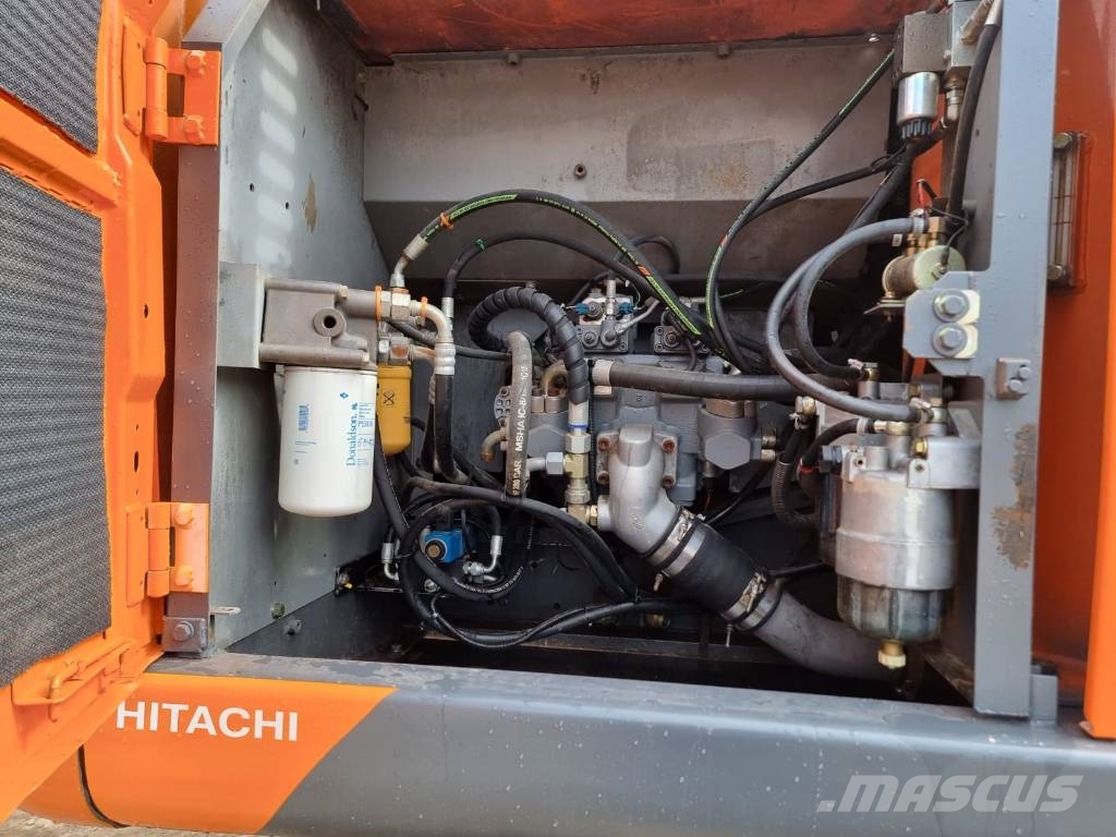 Hitachi ZX 250 LC-3 Kāpurķēžu ekskavatori