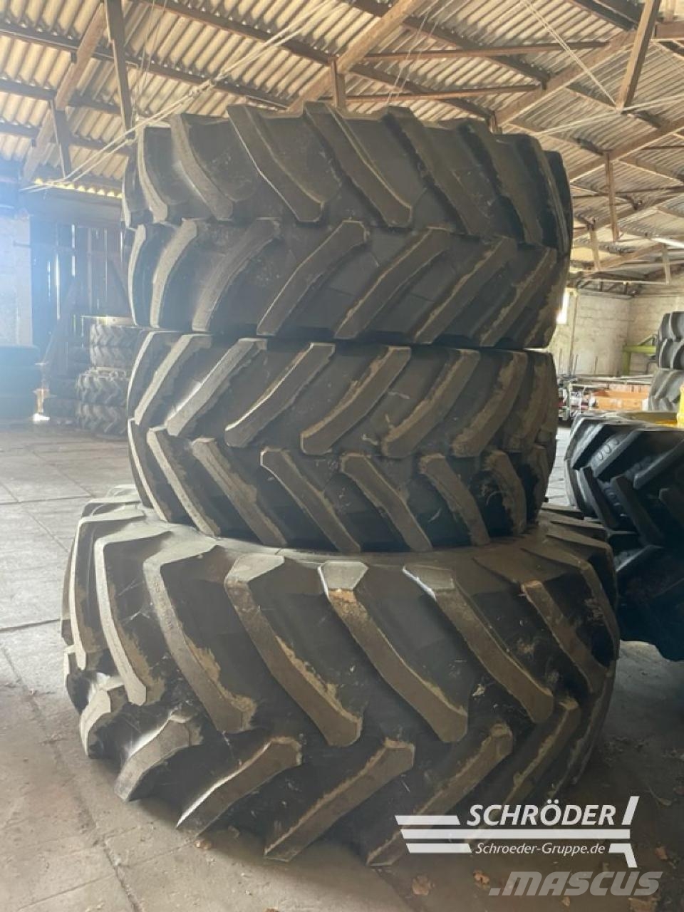 Trelleborg VF710/60 R38 & VF900/65 R46 Pneus, roues et jantes