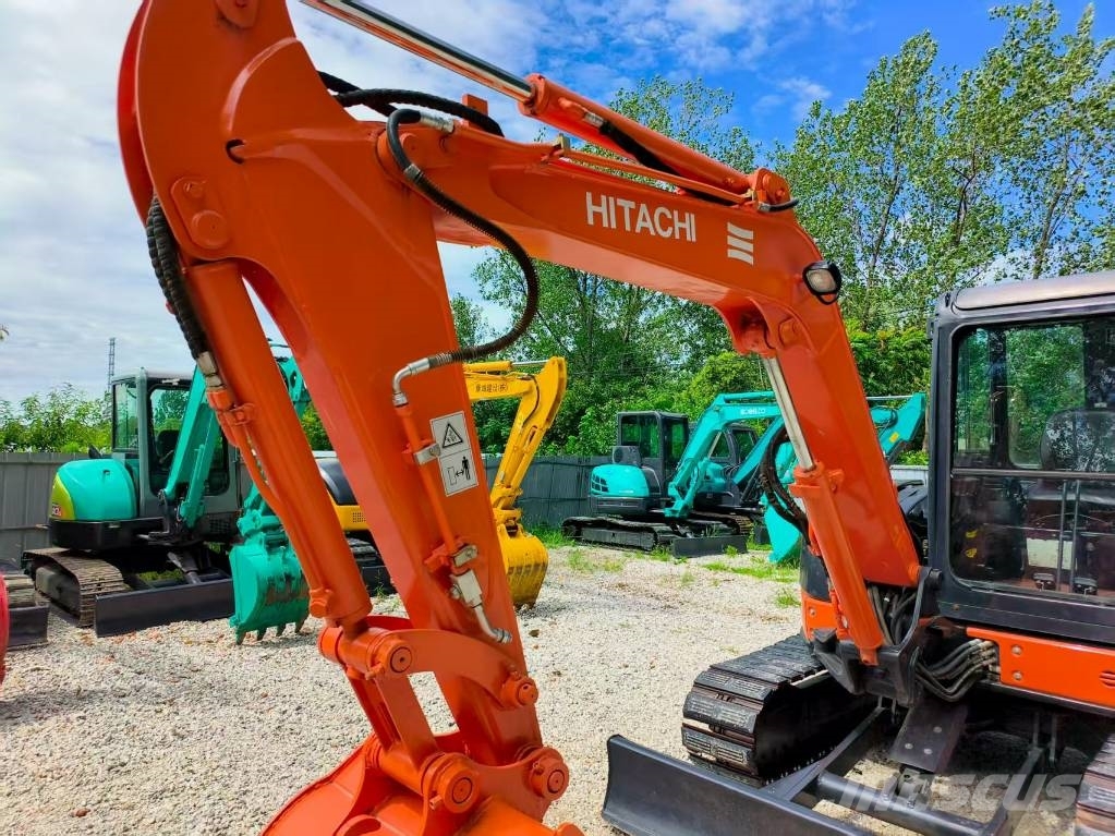 m 1/18 Motorhelix Aston Martin DB12 Coupe (Ion Blue) Car Model