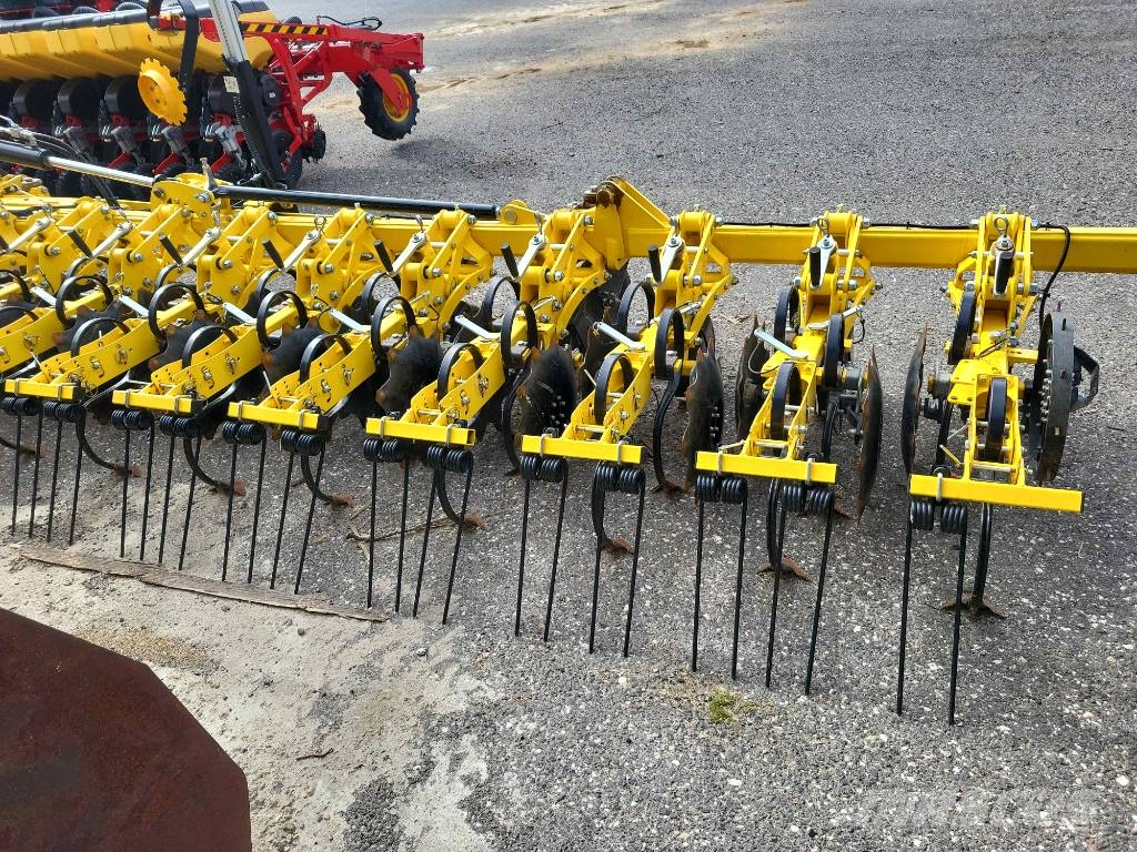 Väderstad Tempo TPL 24 + Bednar Row Master RN 12000 Precision sowing machines