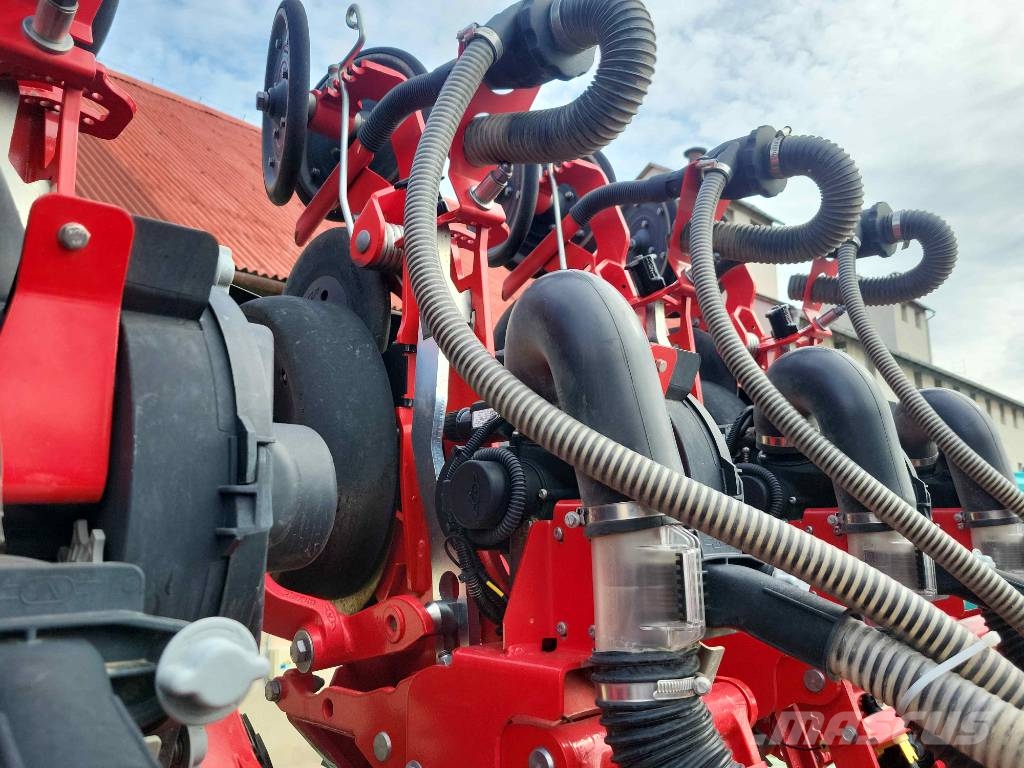 Väderstad Tempo TPL 24 + Bednar Row Master RN 12000 Precision sowing machines