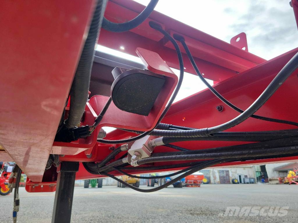 Väderstad Tempo TPL 24 + Bednar Row Master RN 12000 Precision sowing machines
