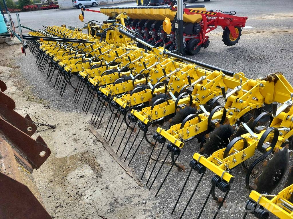 Väderstad Tempo TPL 24 + Bednar Row Master RN 12000 Precision sowing machines