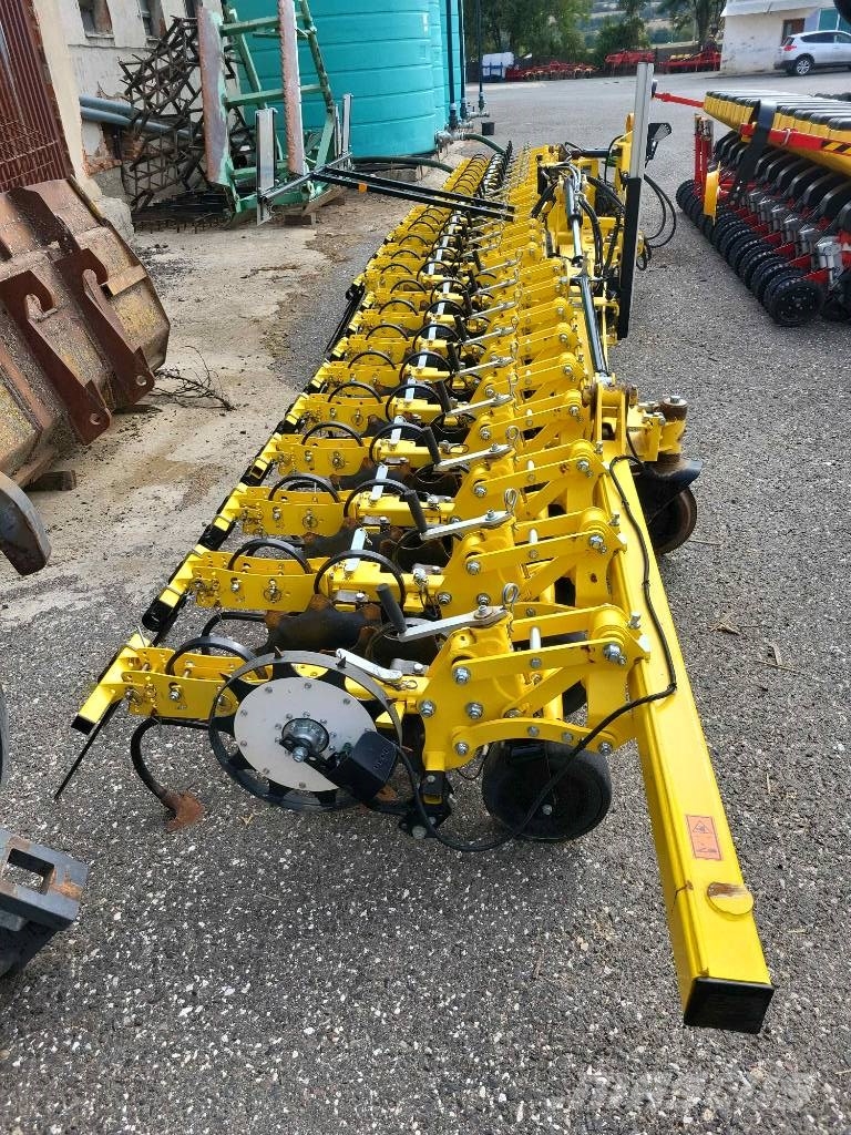 Väderstad Tempo TPL 24 + Bednar Row Master RN 12000 Precision sowing machines