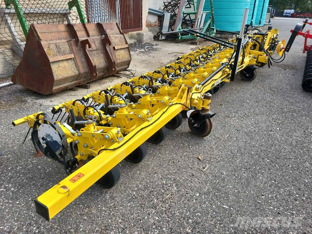 Väderstad Tempo TPL 24 + Bednar Row Master RN 12000 Precision sowing machines