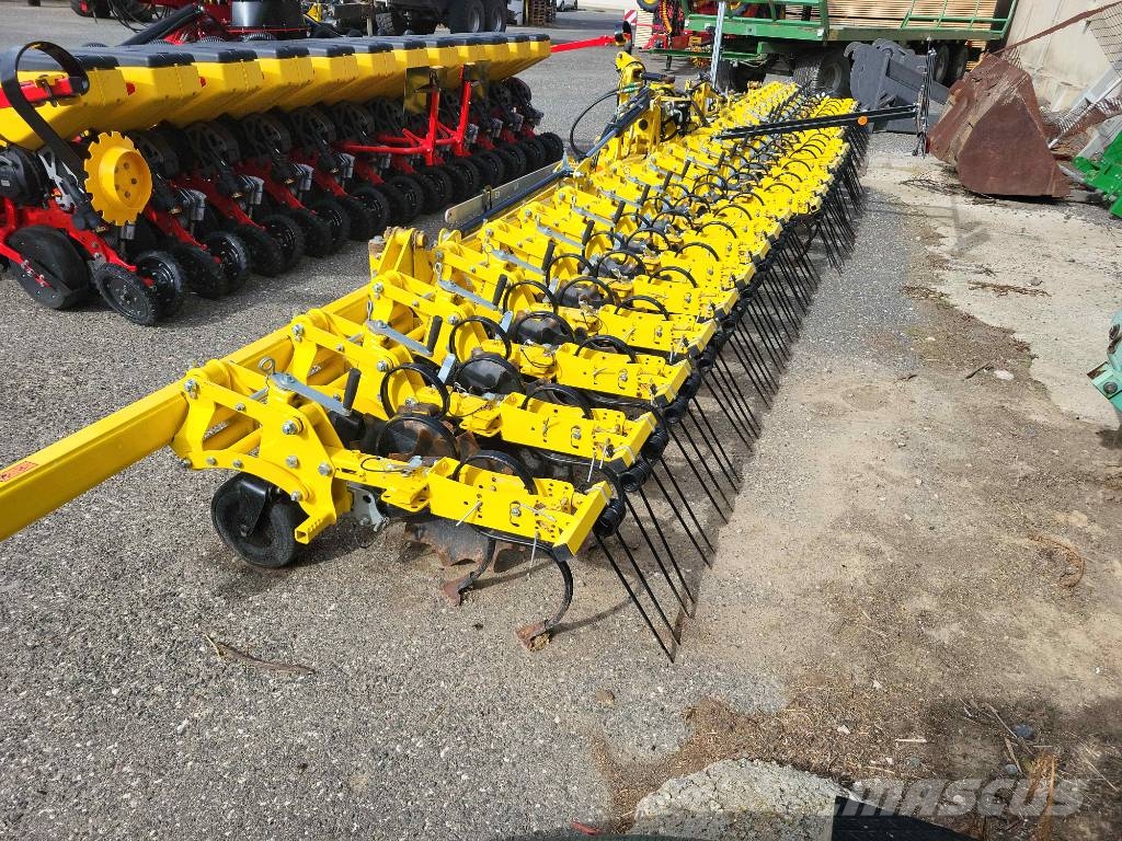 Väderstad Tempo TPL 24 + Bednar Row Master RN 12000 Precision sowing machines
