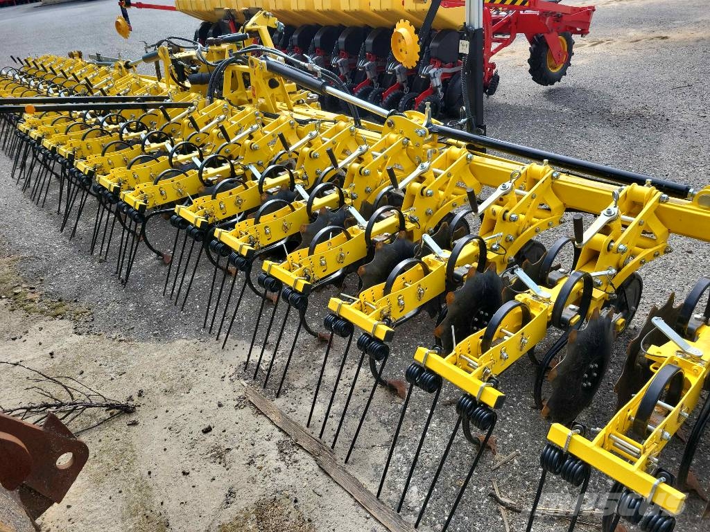 Väderstad Tempo TPL 24 + Bednar Row Master RN 12000 Precision sowing machines