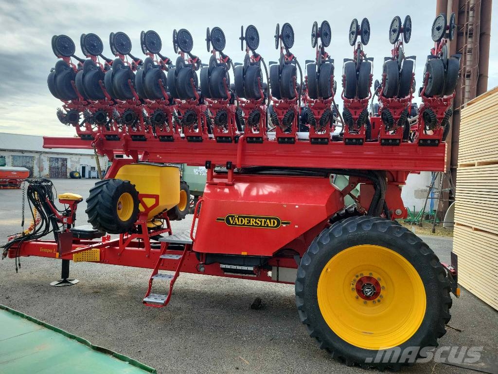 Väderstad Tempo TPL 24 + Bednar Row Master RN 12000 Precision sowing machines