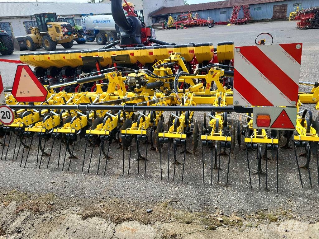 Väderstad Tempo TPL 24 + Bednar Row Master RN 12000 Precision sowing machines