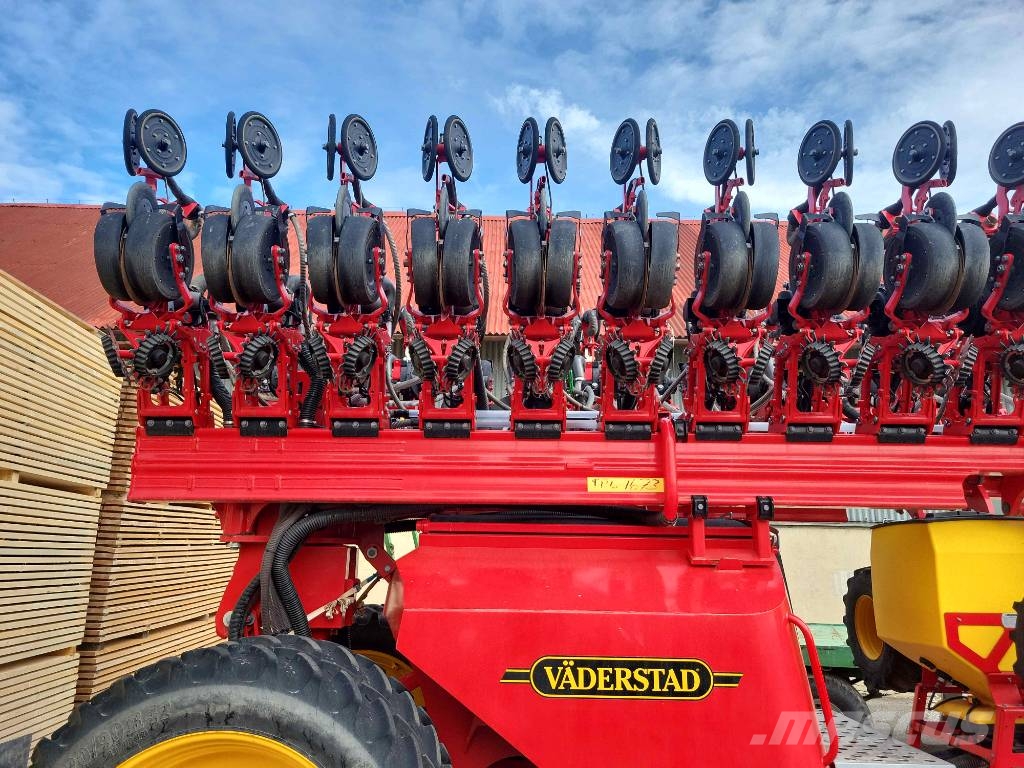 Väderstad Tempo TPL 24 + Bednar Row Master RN 12000 Precision sowing machines