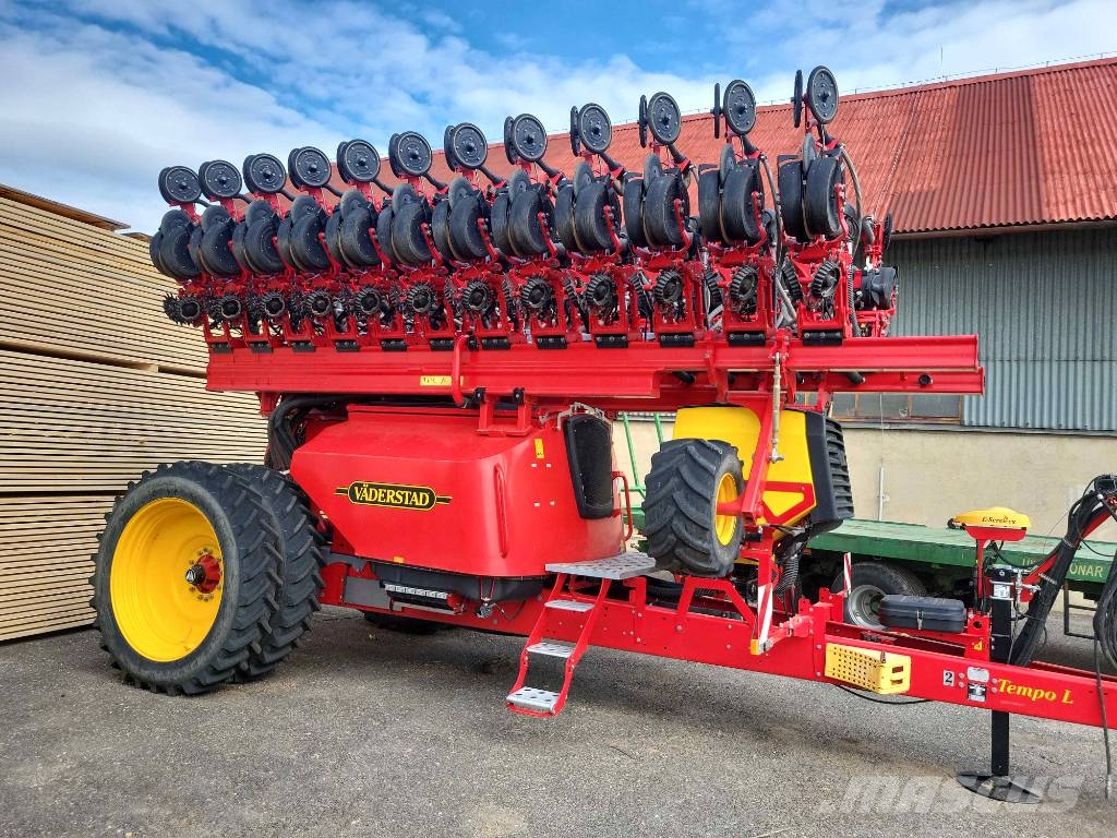 Väderstad Tempo TPL 24 + Bednar Row Master RN 12000 Precision sowing machines