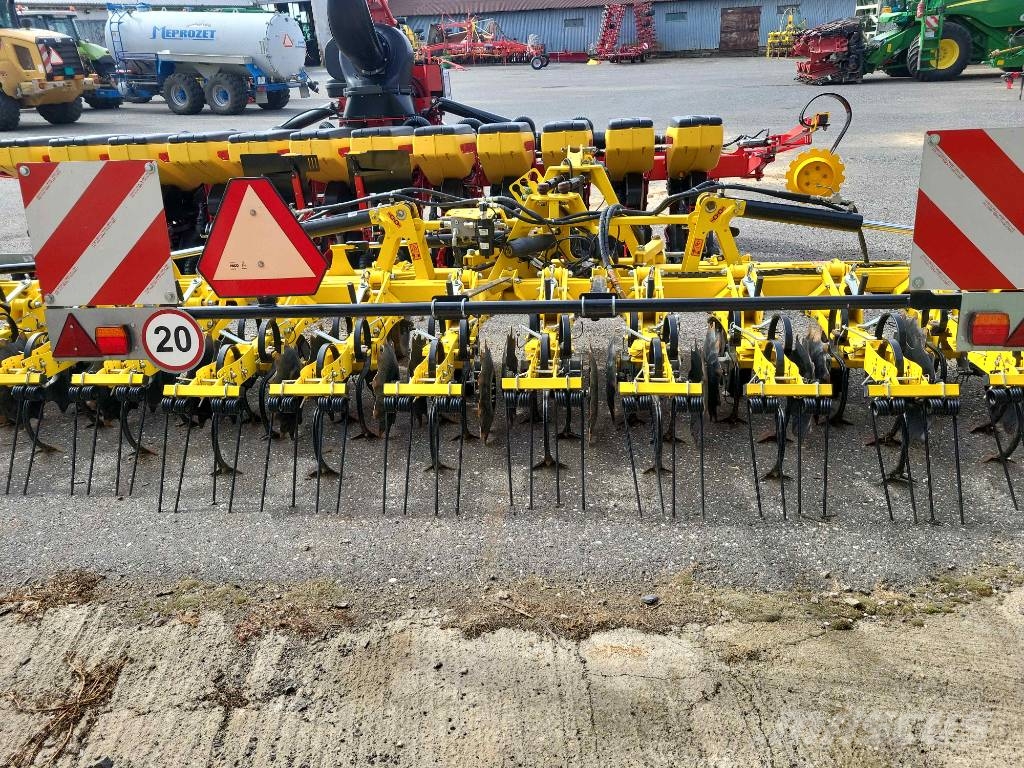 Väderstad Tempo TPL 24 + Bednar Row Master RN 12000 Precision sowing machines