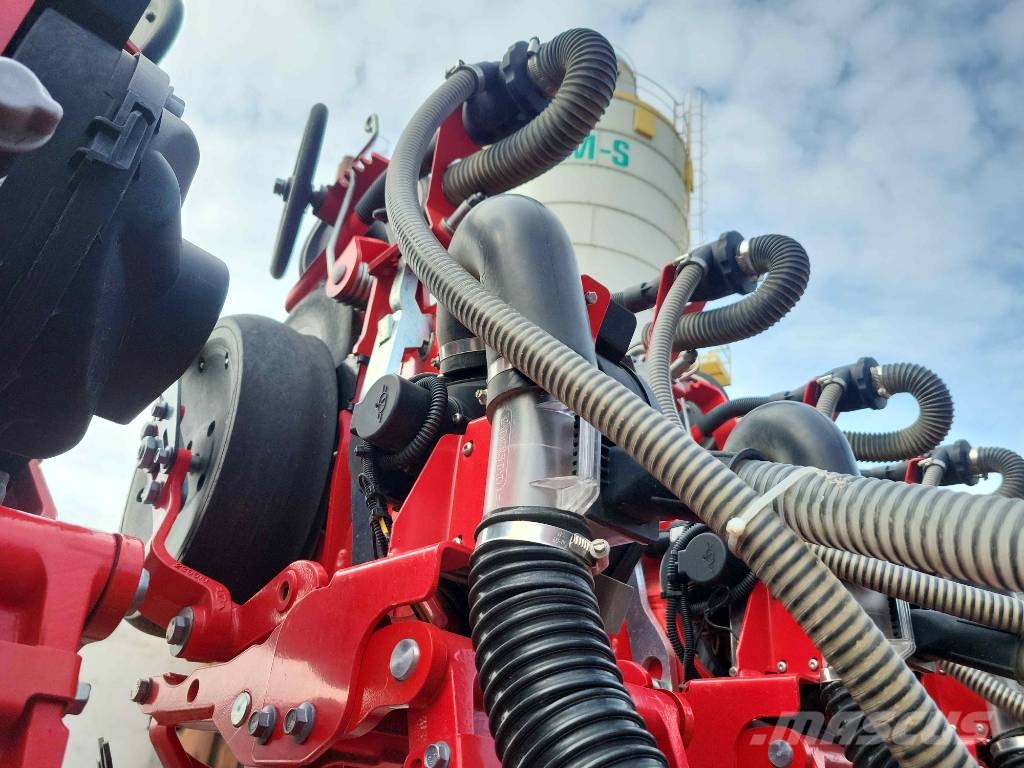 Väderstad Tempo TPL 24 + Bednar Row Master RN 12000 Precision sowing machines