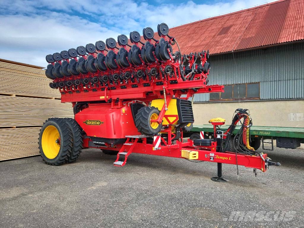 Väderstad Tempo TPL 24 + Bednar Row Master RN 12000 Precision sowing machines