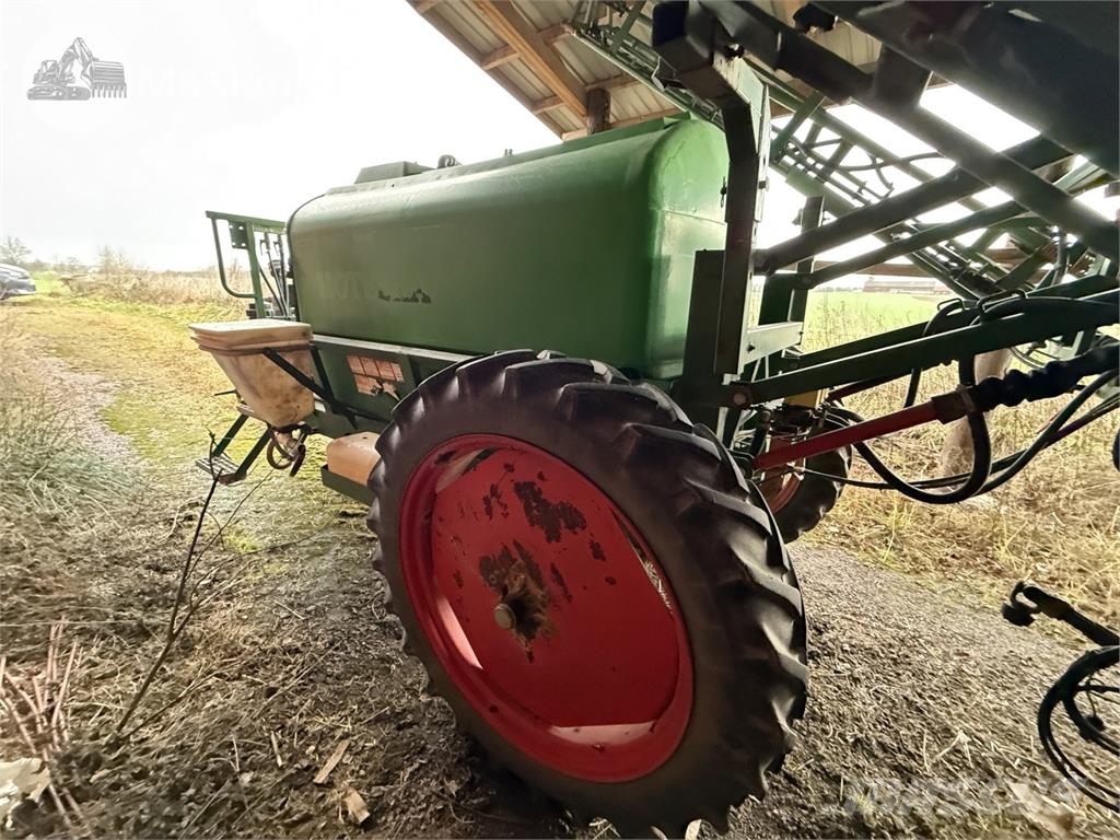 Moteska M2500 Ρυμουλκούμενα ψεκαστικά
