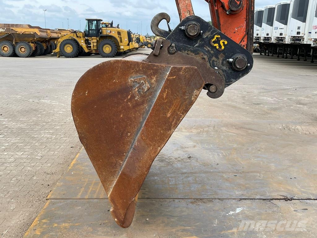 Hitachi ZX300LC-6 Rupsgraafmachines