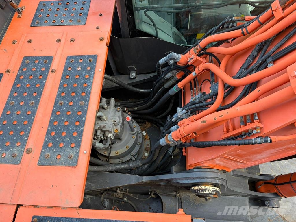 Hitachi ZX300LC-6 Rupsgraafmachines