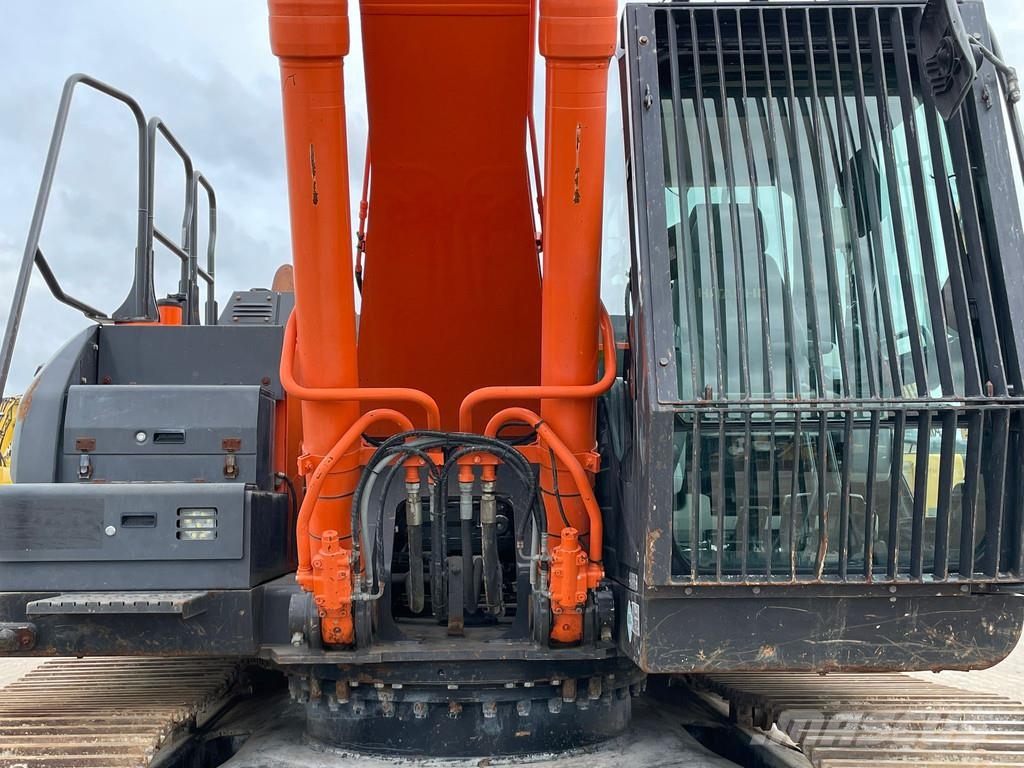 Hitachi ZX300LC-6 Rupsgraafmachines
