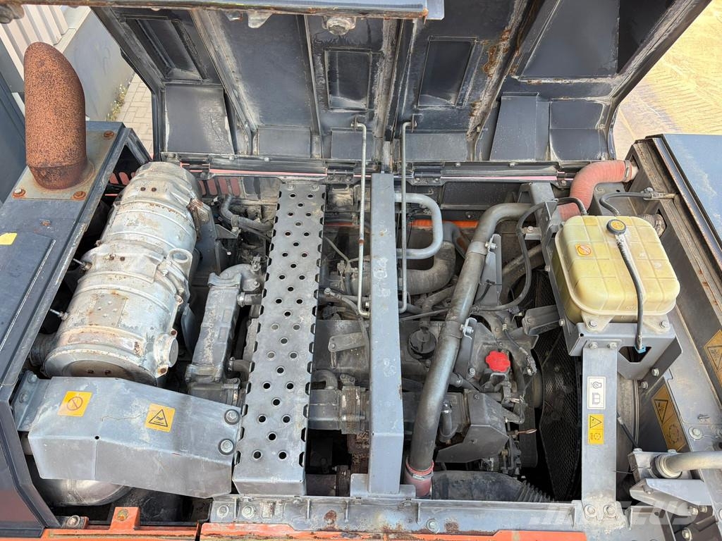 Hitachi ZX300LC-6 Rupsgraafmachines
